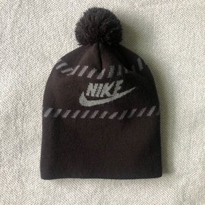Nike Pom Pom Beanie